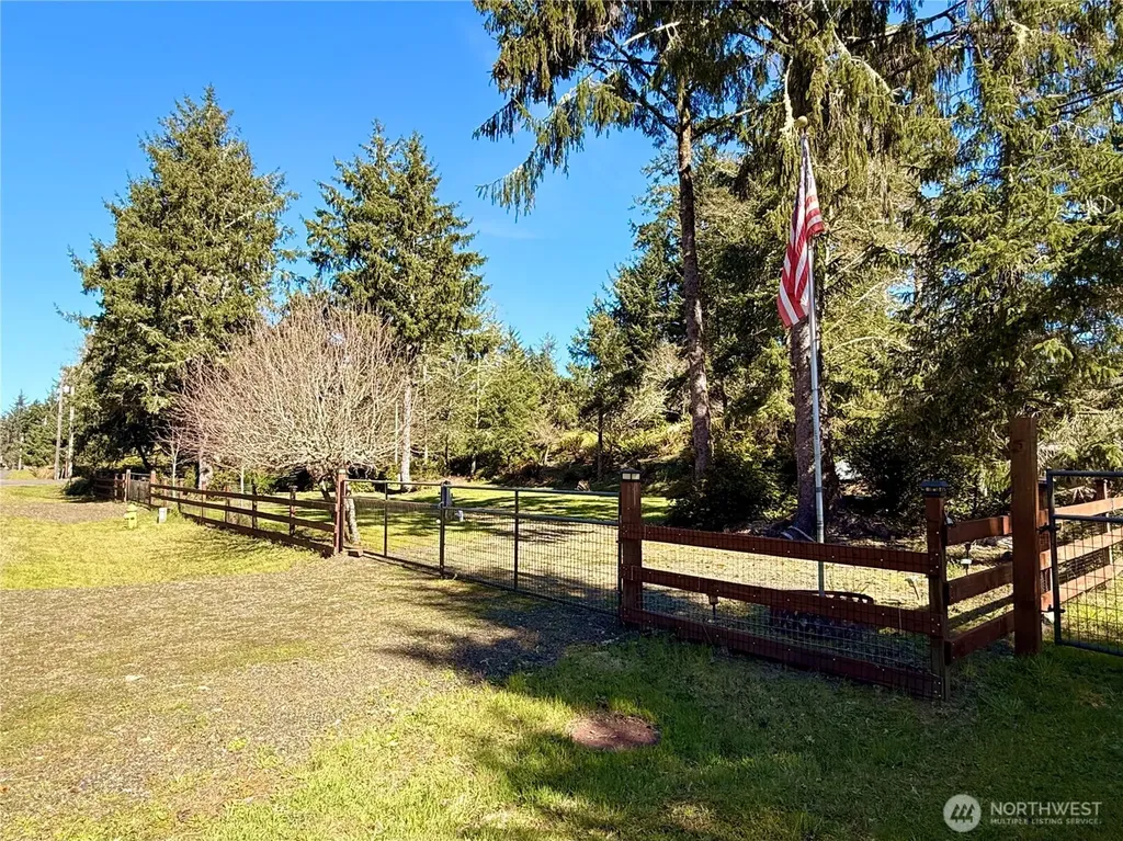 1004 Discovery Avenue SE Ocean Shores WA 98569