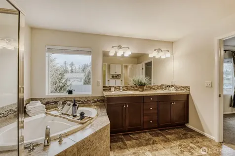 8623 11th Place SE Lake Stevens WA 98258