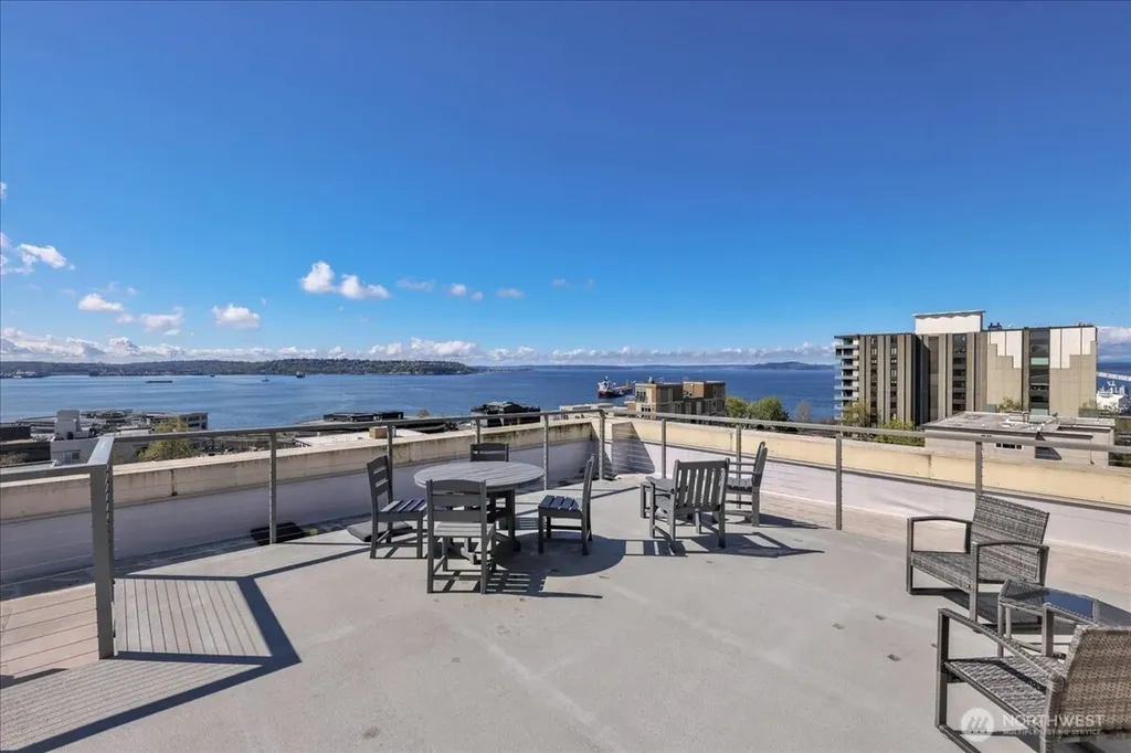 530 4th Avenue W Seattle WA 98119