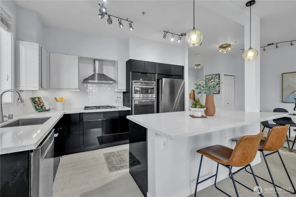 530 4th Avenue W Seattle WA 98119