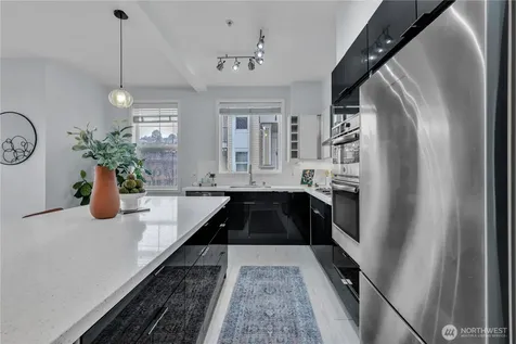 530 4th Avenue W Seattle WA 98119