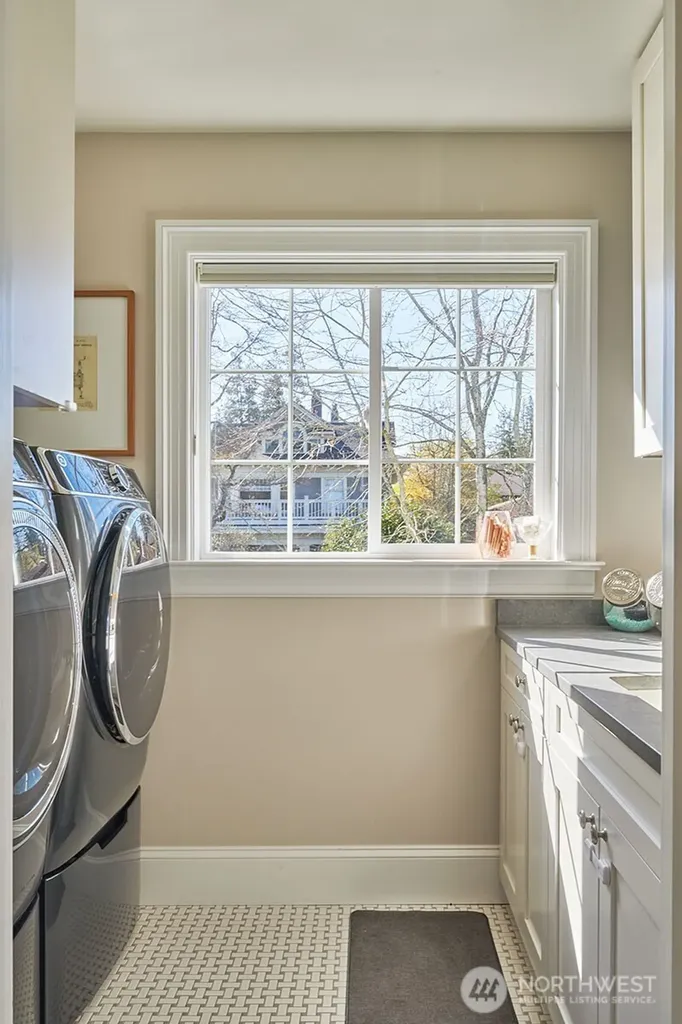 2736 34th Avenue S Seattle WA 98144