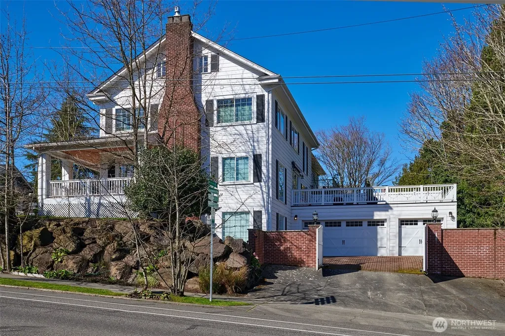 2736 34th Avenue S Seattle WA 98144