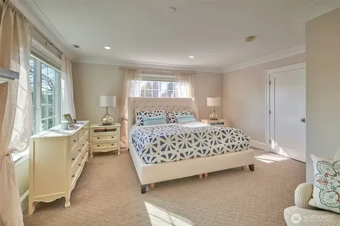 2736 34th Avenue S Seattle WA 98144