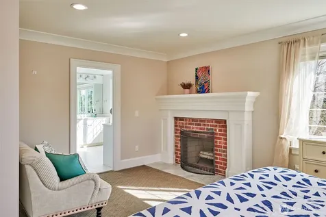 2736 34th Avenue S Seattle WA 98144
