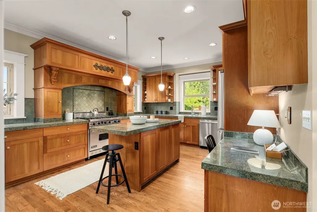 4606 S Andover Street Seattle WA 98118
