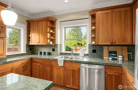 4606 S Andover Street Seattle WA 98118