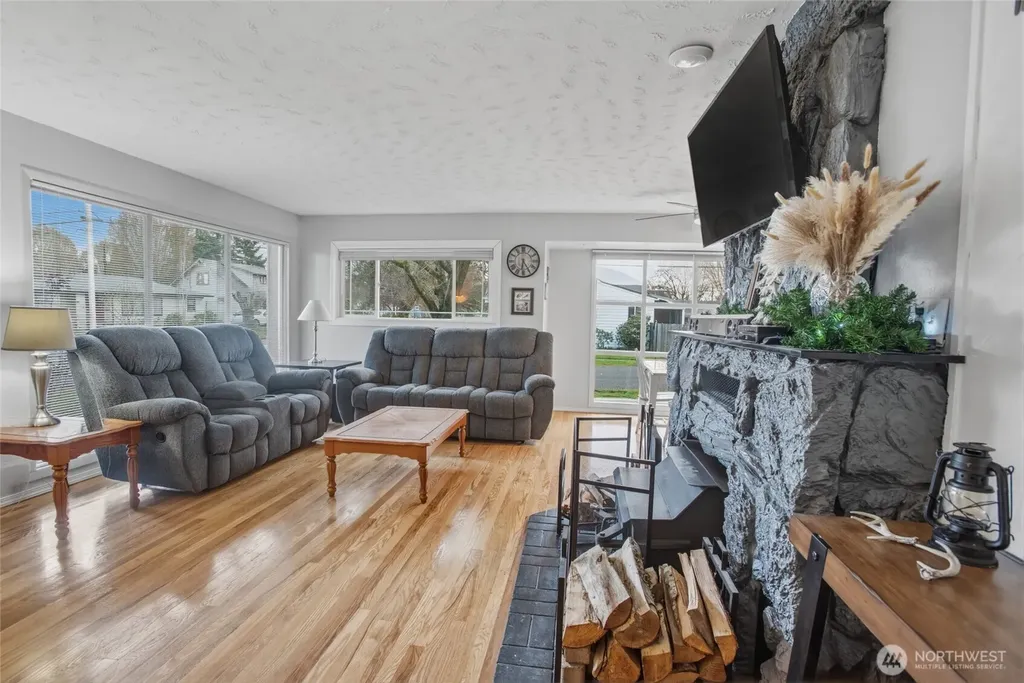 2748 Field Street Longview WA 98632