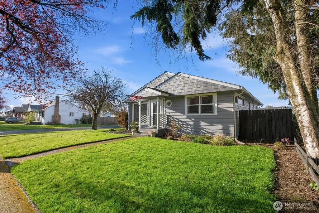 2748 Field Street Longview WA 98632