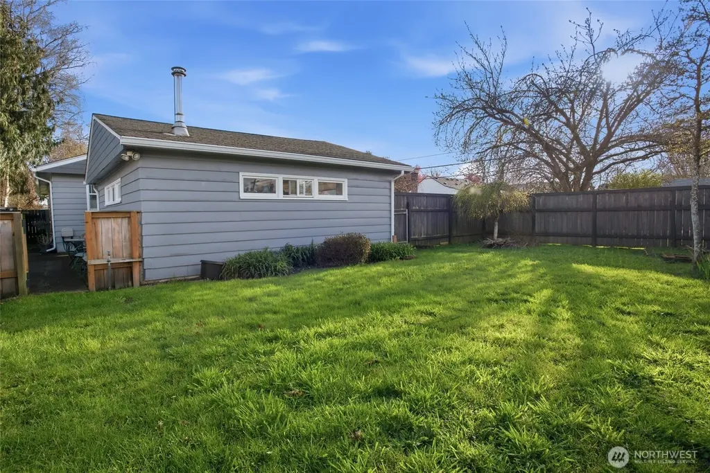 2748 Field Street Longview WA 98632