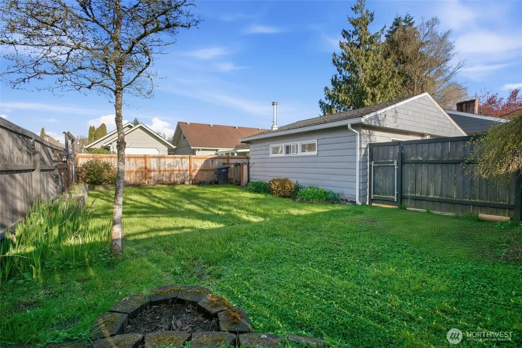 2748 Field Street Longview WA 98632