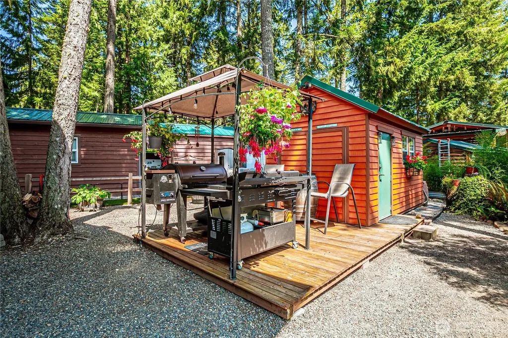1546 Reservtion Road SE Olympia WA 98513