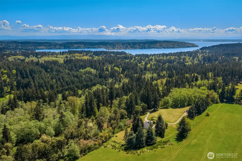 12504 SW 232nd Street Vashon WA 98070