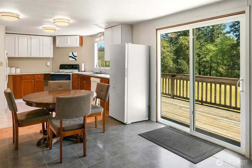 12504 SW 232nd Street Vashon WA 98070