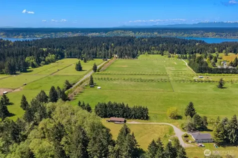 12504 SW 232nd Street Vashon WA 98070