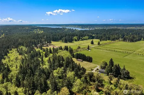 12504 SW 232nd Street Vashon WA 98070