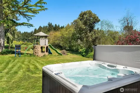 12504 SW 232nd Street Vashon WA 98070