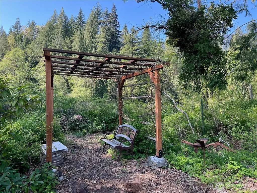 11377 Us Highway 12 Randle WA 98377