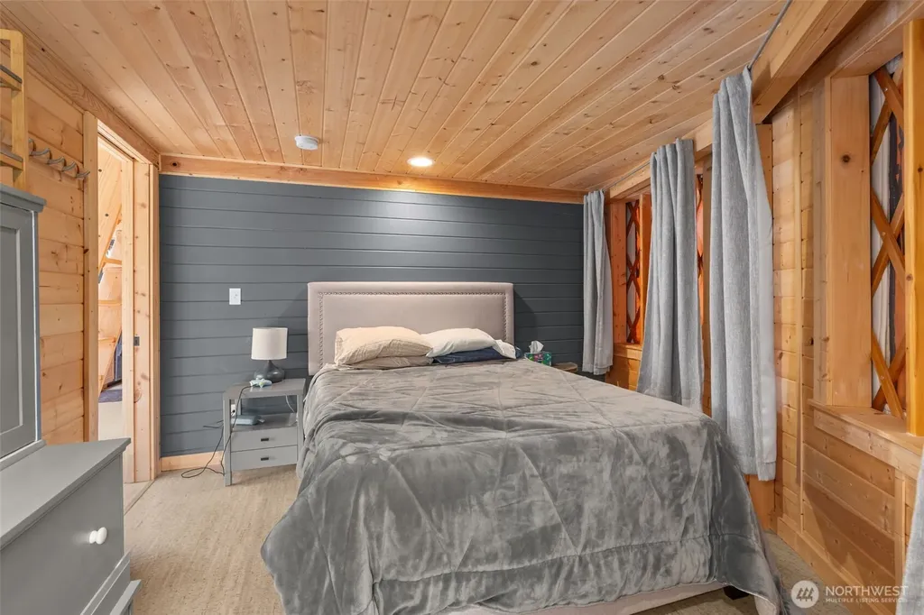 216 Eagle Peak Drive Packwood WA 98361