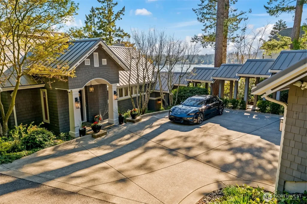 7502 Ford Drive NW Gig Harbor WA 98335