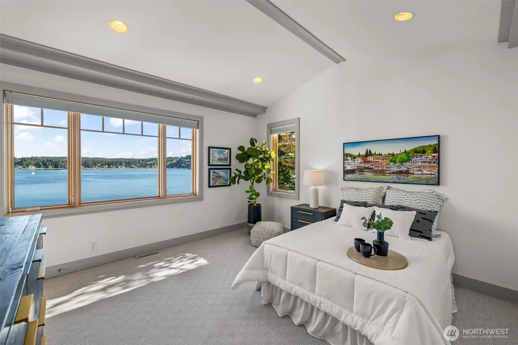 7502 Ford Drive NW Gig Harbor WA 98335