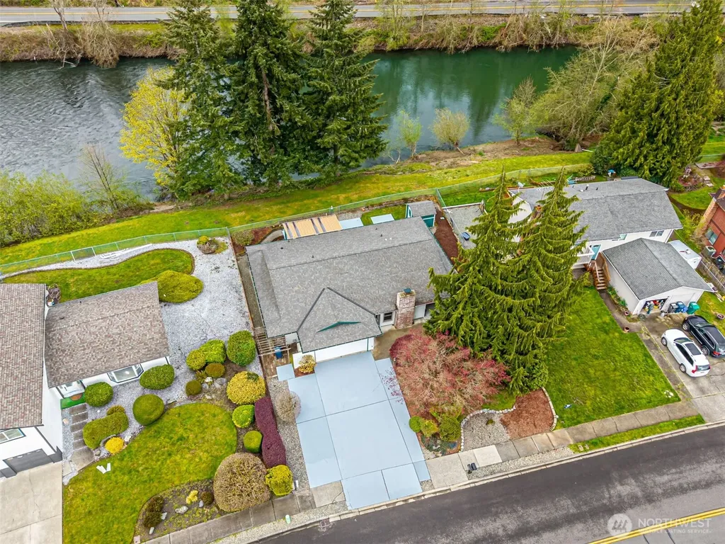 1808 Riverview Drive NE Auburn WA 98002