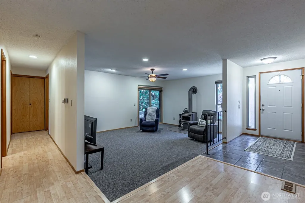 1808 Riverview Drive NE Auburn WA 98002