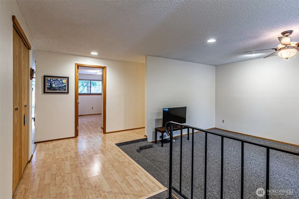 1808 Riverview Drive NE Auburn WA 98002