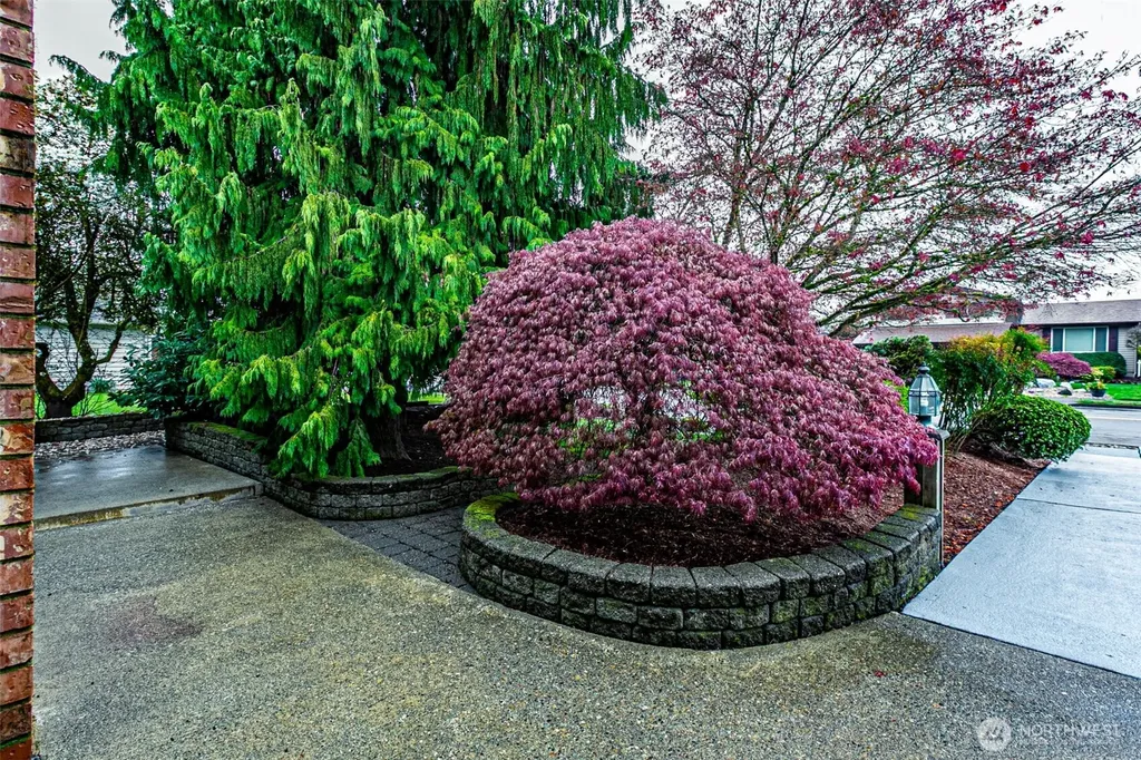 1808 Riverview Drive NE Auburn WA 98002