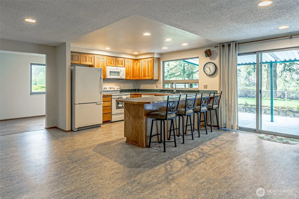 1808 Riverview Drive NE Auburn WA 98002