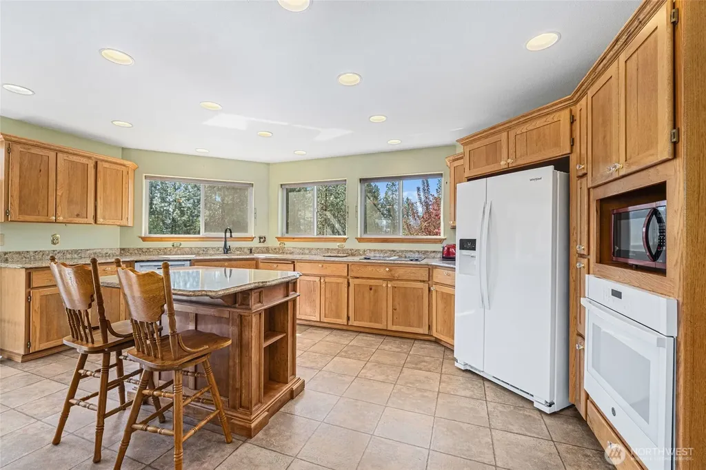 11 Echo Cove Road Kettle Falls WA 99141