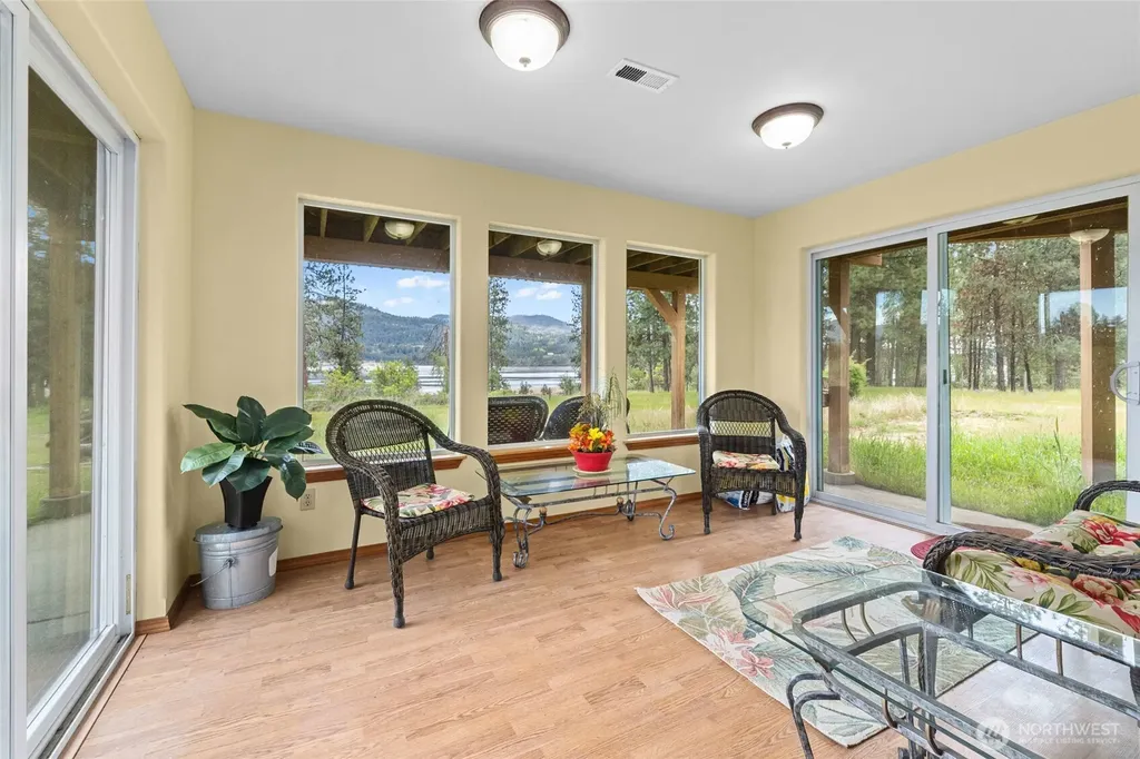 11 Echo Cove Road Kettle Falls WA 99141