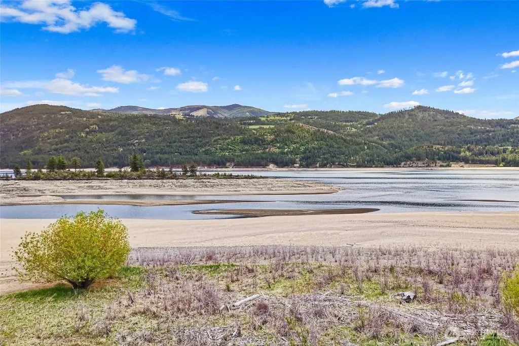 11 Echo Cove Road Kettle Falls WA 99141