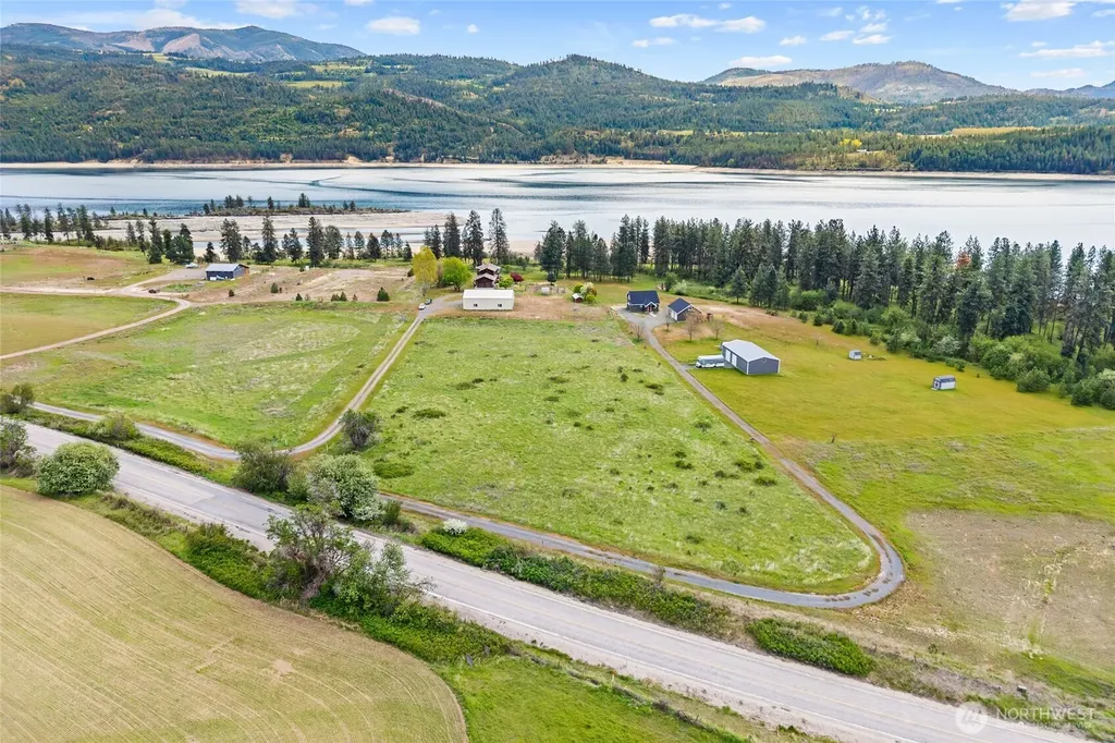 11 Echo Cove Road Kettle Falls WA 99141