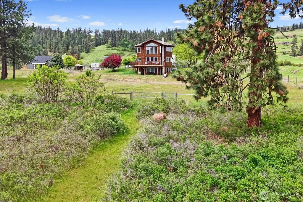 11 Echo Cove Road Kettle Falls WA 99141