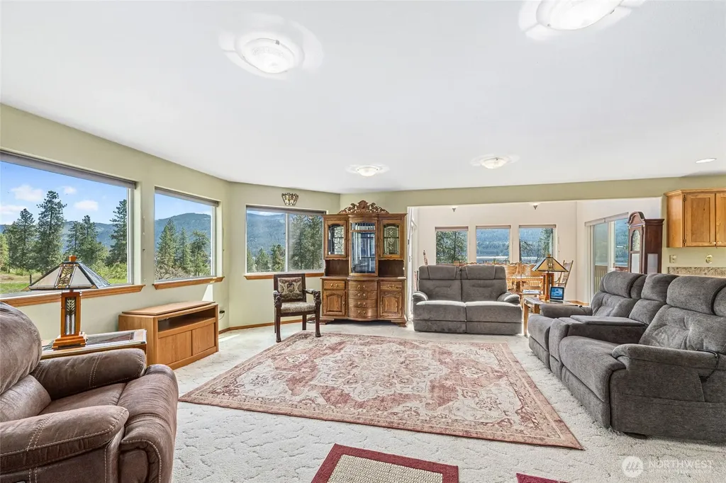 11 Echo Cove Road Kettle Falls WA 99141