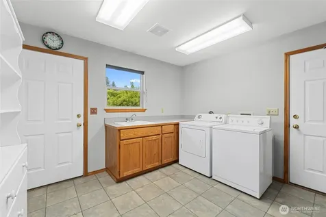 11 Echo Cove Road Kettle Falls WA 99141