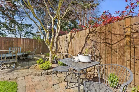 1003 Shelton Ave NE Renton WA 98056