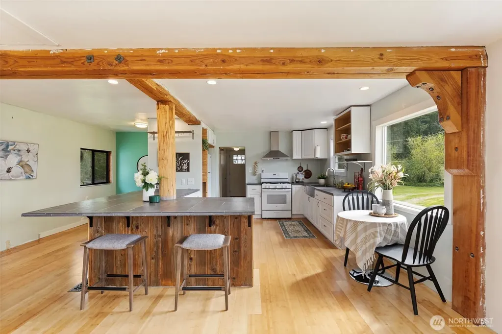 3550 NW Mountain View Road Silverdale WA 98383