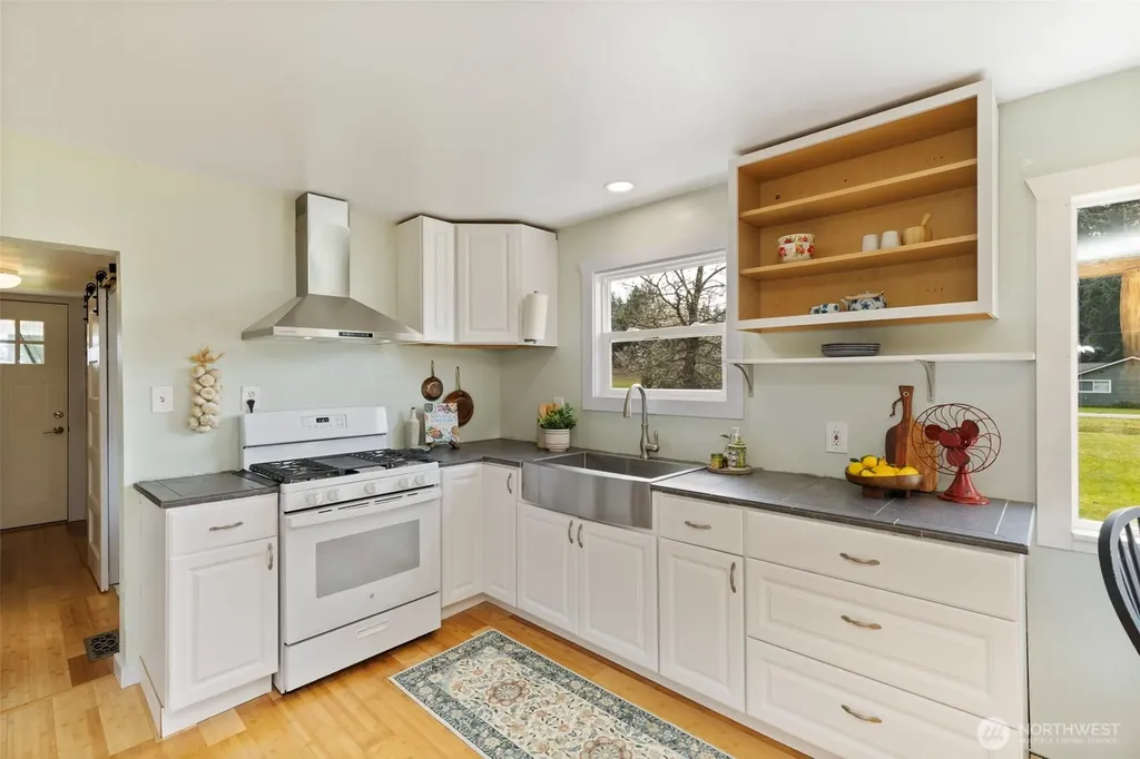 3550 NW Mountain View Road Silverdale WA 98383