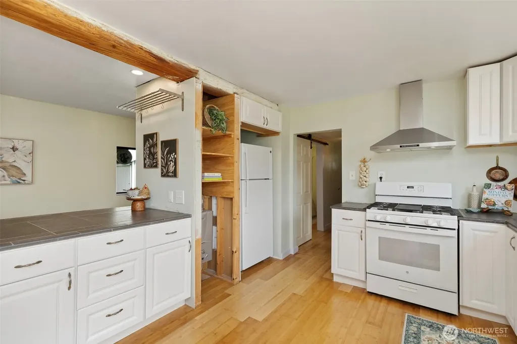 3550 NW Mountain View Road Silverdale WA 98383