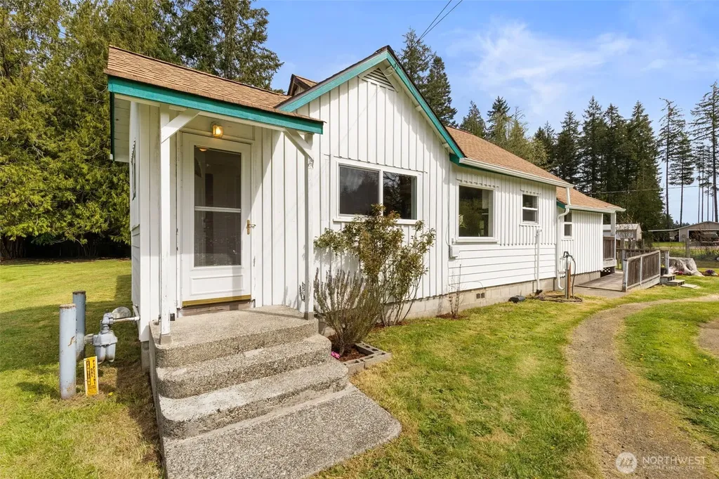 3550 NW Mountain View Road Silverdale WA 98383