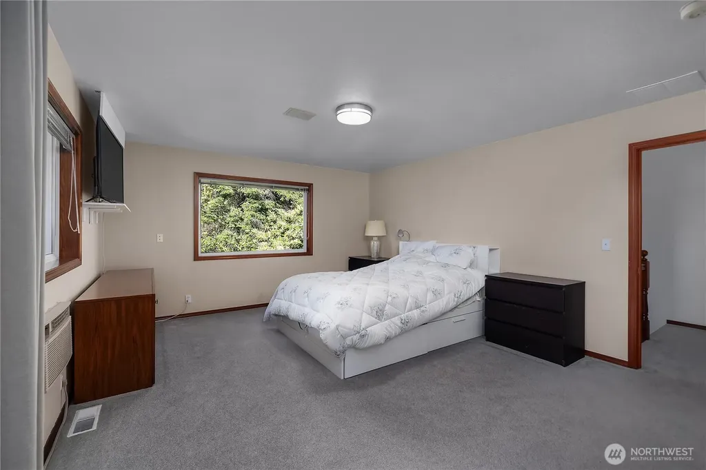 5023 Cooper Point Road NW Olympia WA 98502