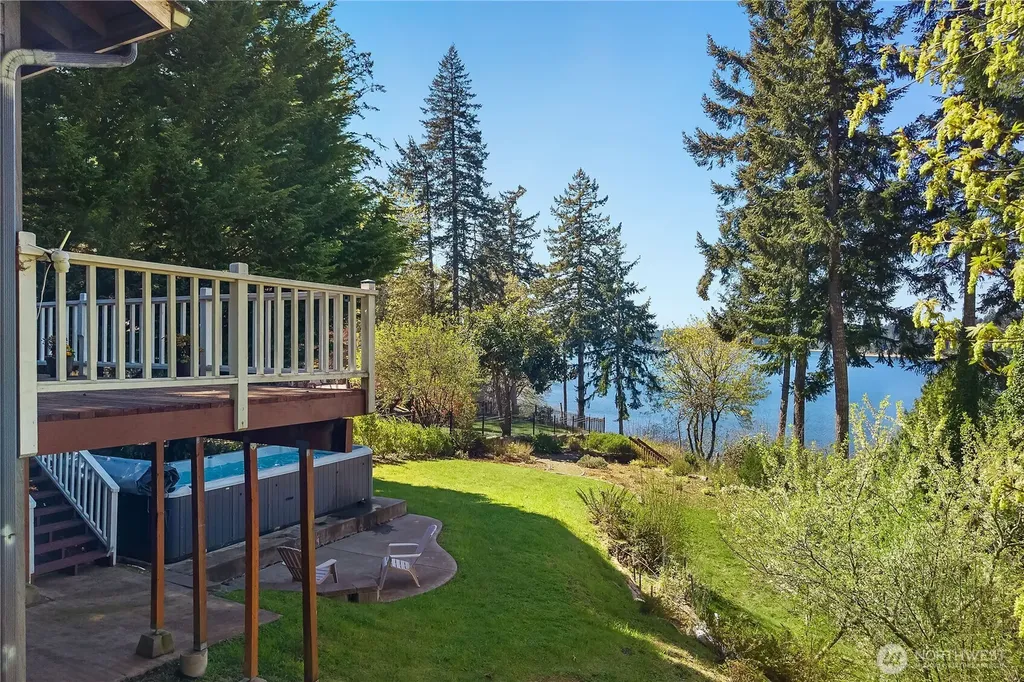 5023 Cooper Point Road NW Olympia WA 98502