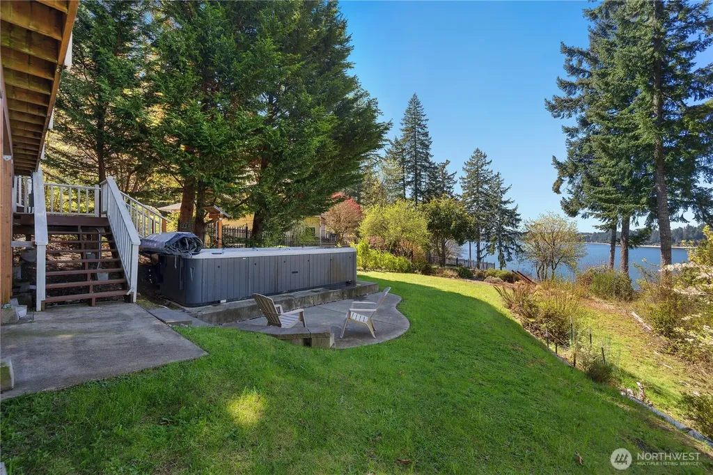 5023 Cooper Point Road NW Olympia WA 98502