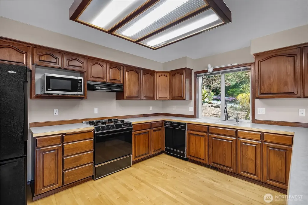 5023 Cooper Point Road NW Olympia WA 98502