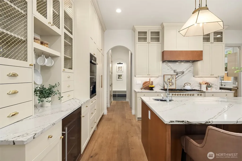 1024 91st Avenue NE Bellevue WA 98004
