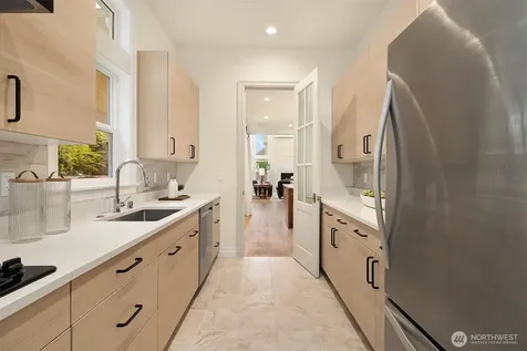 1024 91st Avenue NE Bellevue WA 98004