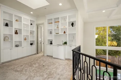 1024 91st Avenue NE Bellevue WA 98004