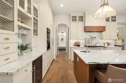 1024 91st Avenue NE Bellevue WA 98004